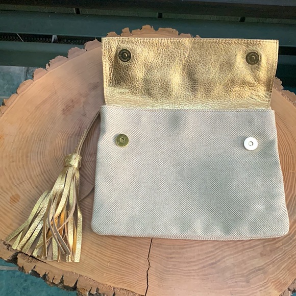 Modus Rio Gold and Cream Clutch - Picture 3 of 6